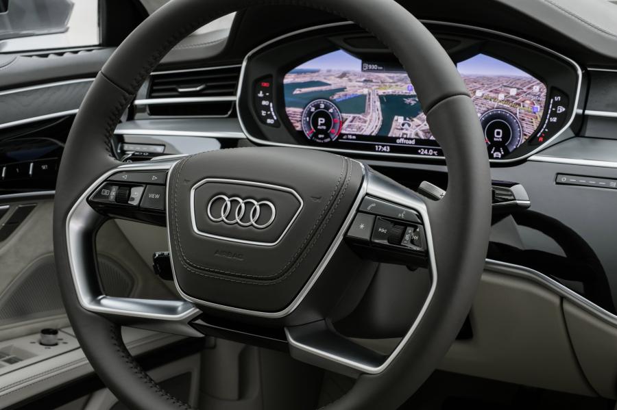 Панель приборов Audi A8 L 50 TDI Quattro (D5) 2017 года  (WW) (фото 23 из 31)
